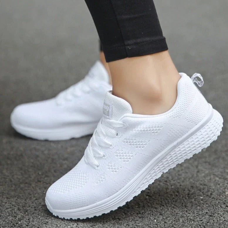 Women's Wide-Toe Mesh Lace-Up Sneakers 3